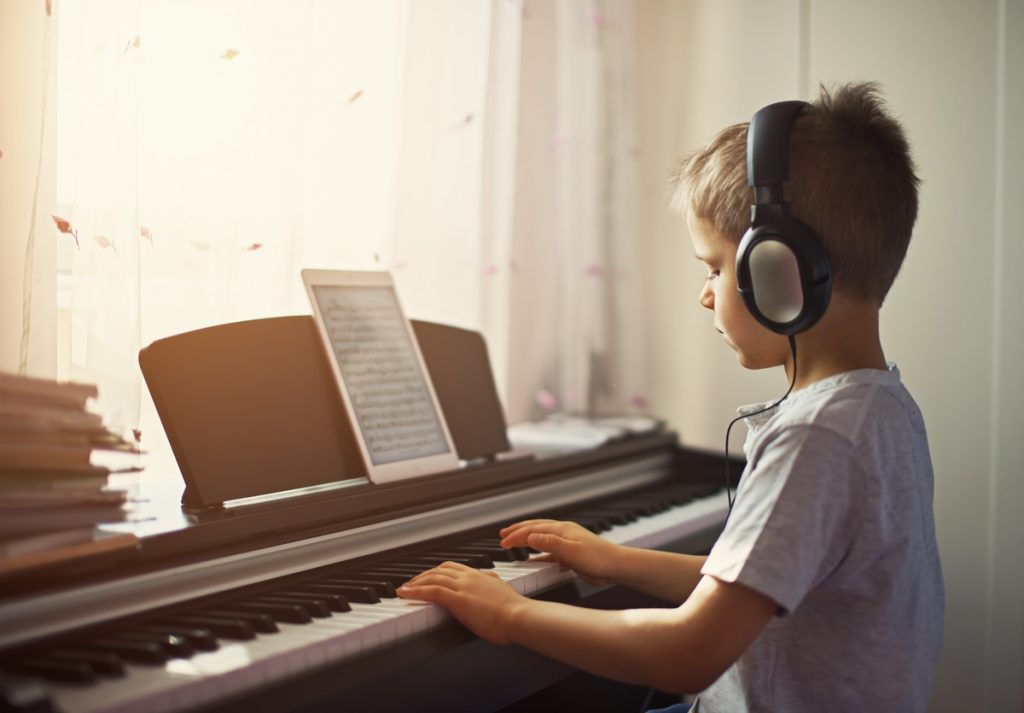 pianoles pianolessen leren piano leren spelen online